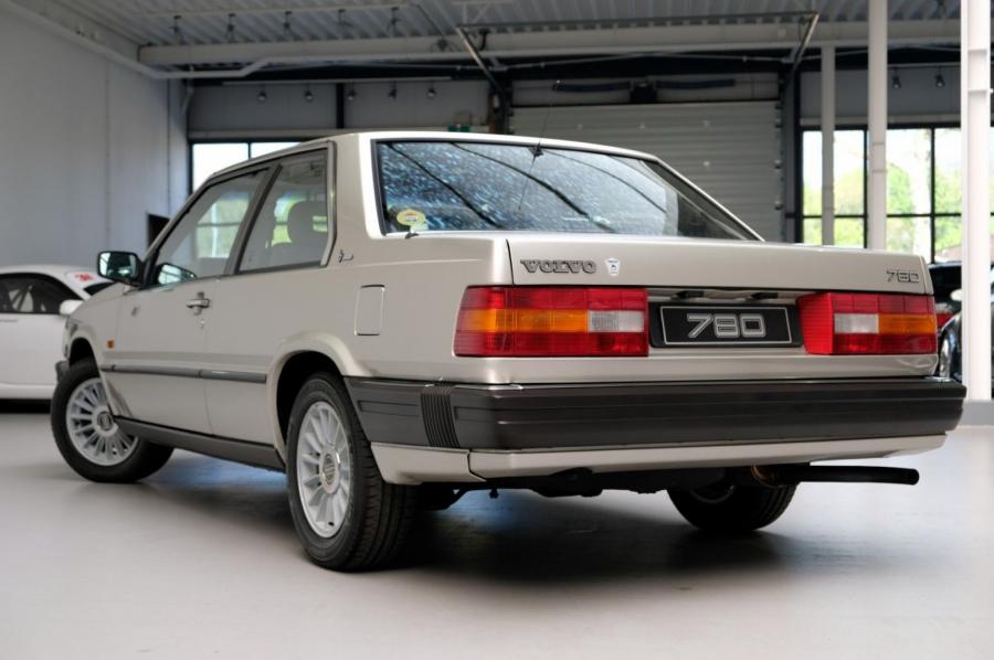  Volvo 780 Coupe 1985 года  (фото 20 из 62)
